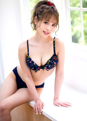 Kana Momonogi